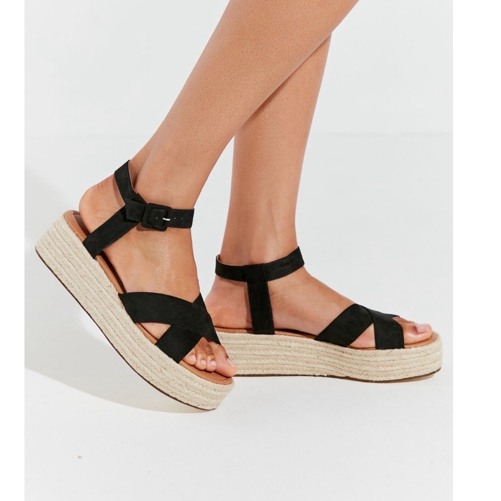 Cutest UO Sandals!!